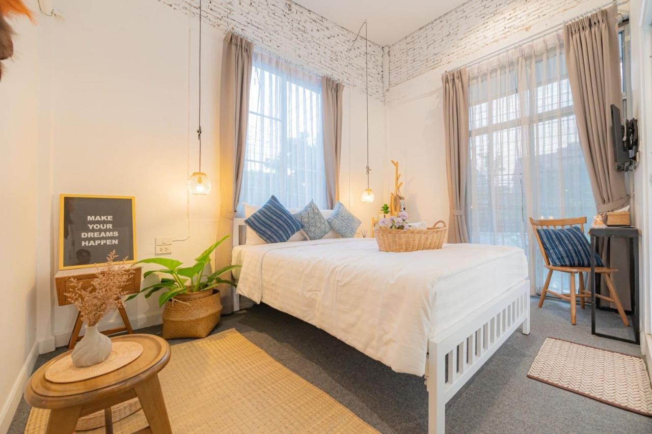 Oon Poshtel X Cafe Vandrehjem Chiang Mai Eksteriør billede